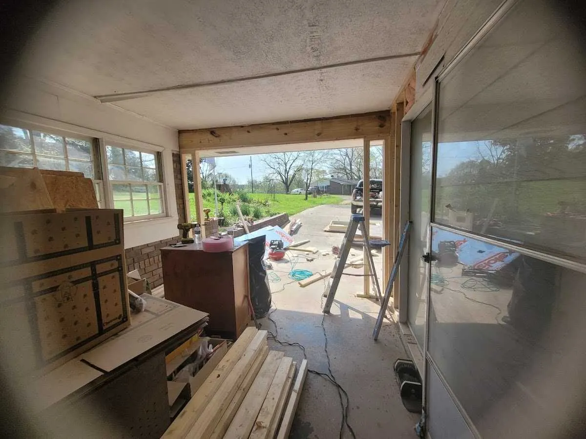 Air movers and dehumidifier for Water Mitigation Services in Canyon Lake